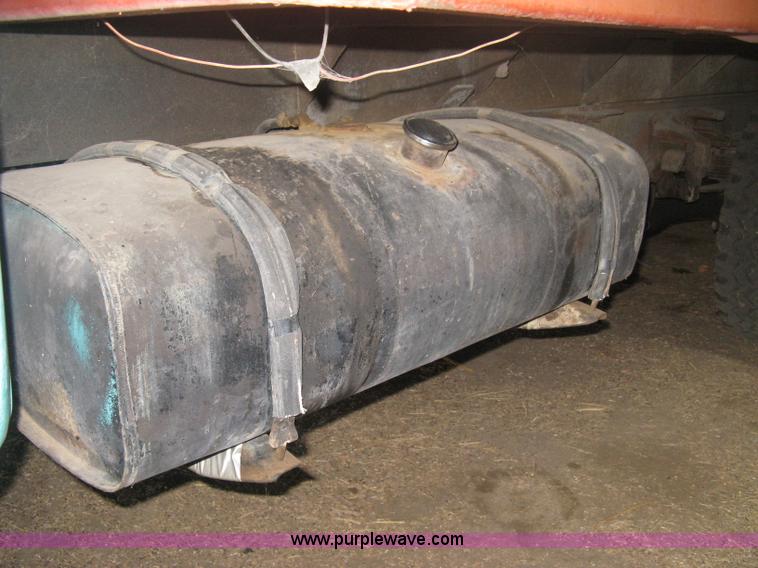 image for item B8144 1964 Ford F700 grain truck