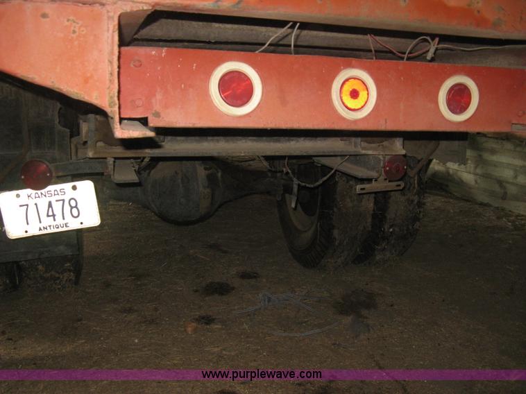 image for item B8144 1964 Ford F700 grain truck