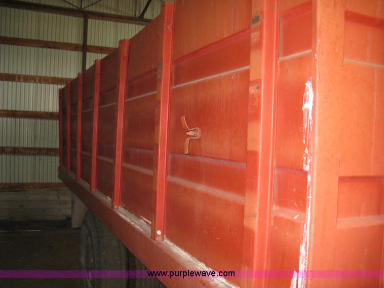 image for item B8144 1964 Ford F700 grain truck