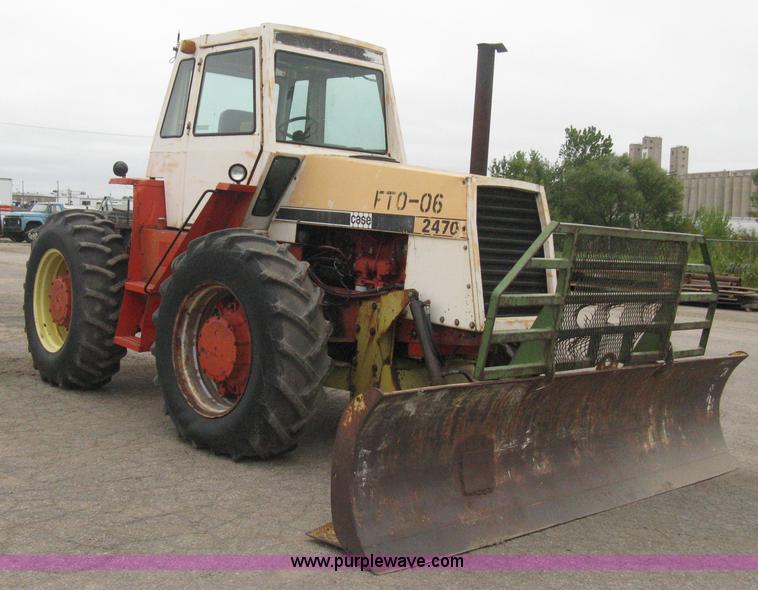 image for item B8312 Case 2470 tractor