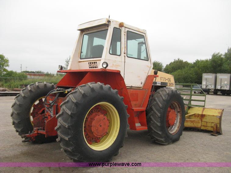 image for item B8312 Case 2470 tractor