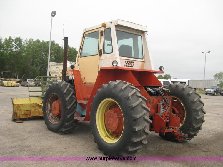 image for item B8312 Case 2470 tractor