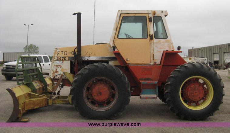 image for item B8312 Case 2470 tractor