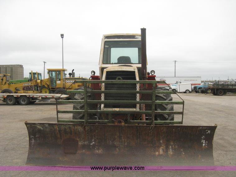 image for item B8312 Case 2470 tractor