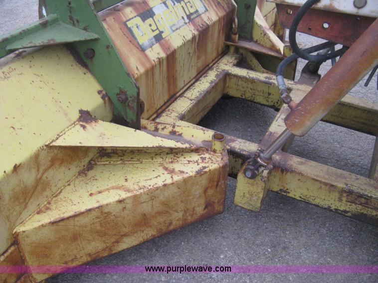 image for item B8312 Case 2470 tractor