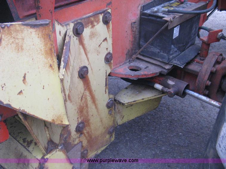 image for item B8312 Case 2470 tractor