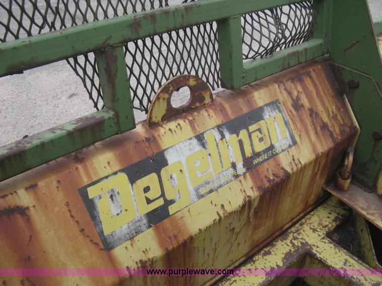 image for item B8312 Case 2470 tractor