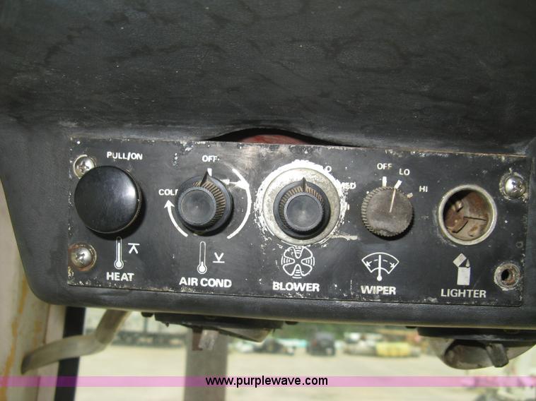 image for item B8312 Case 2470 tractor