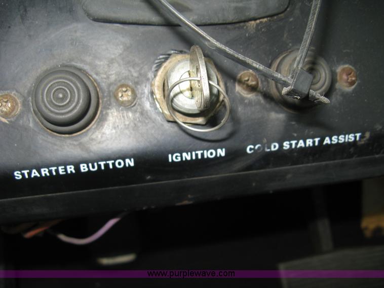 image for item B8312 Case 2470 tractor