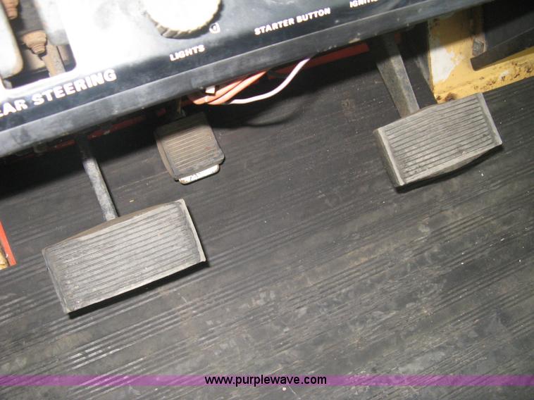 image for item B8312 Case 2470 tractor