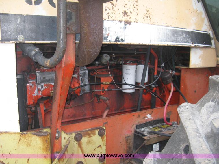 image for item B8312 Case 2470 tractor