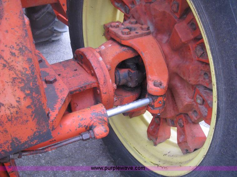 image for item B8312 Case 2470 tractor