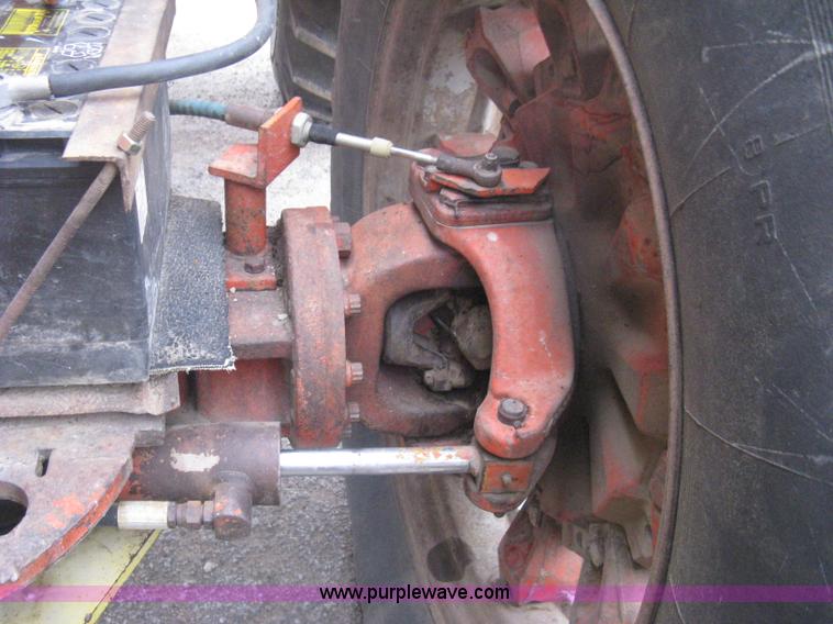 image for item B8312 Case 2470 tractor