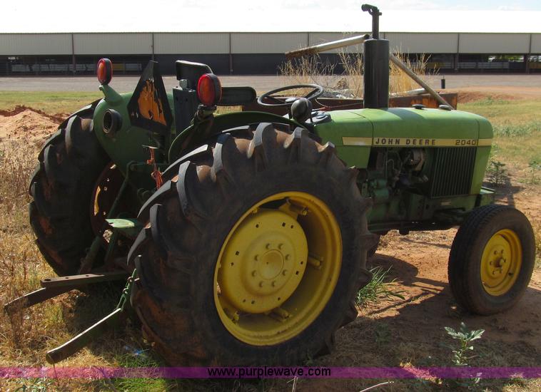 image for item C3531 1976 John Deere 2040 tractor