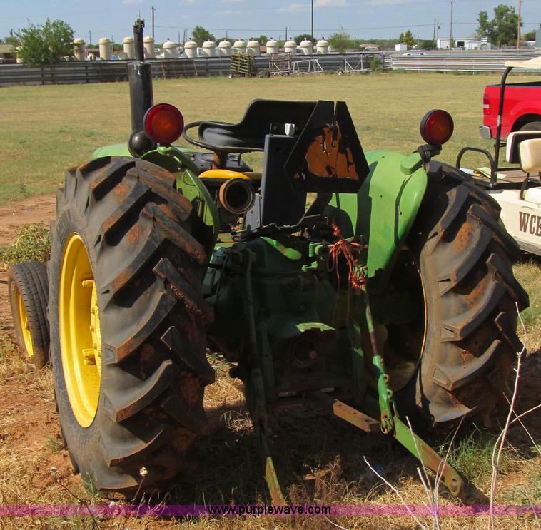 image for item C3531 1976 John Deere 2040 tractor