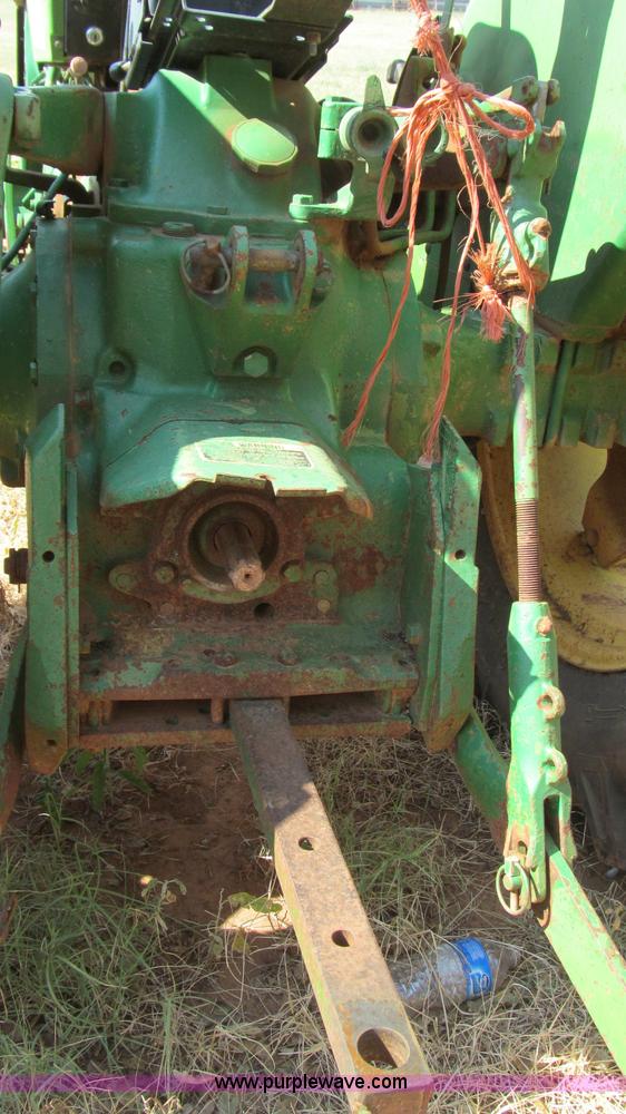 image for item C3531 1976 John Deere 2040 tractor