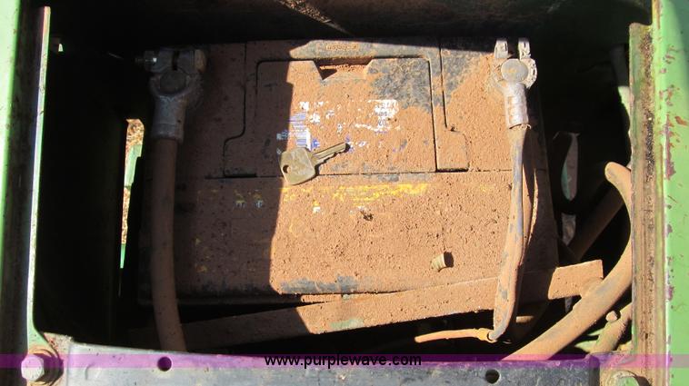 image for item C3531 1976 John Deere 2040 tractor