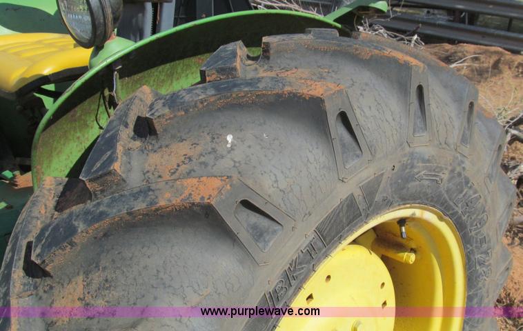 image for item C3531 1976 John Deere 2040 tractor