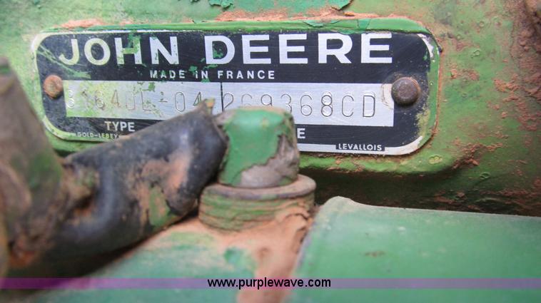 image for item C3531 1976 John Deere 2040 tractor