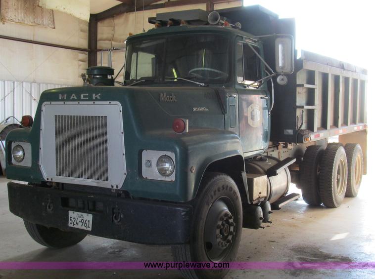 image for item C3532 1979 Mack RS686LST dump truck