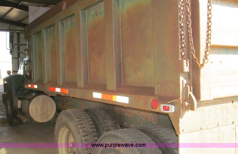 image for item C3532 1979 Mack RS686LST dump truck