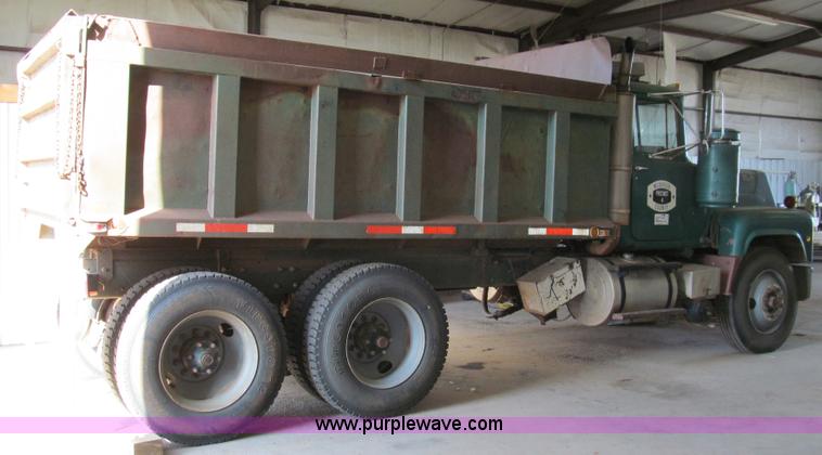 image for item C3532 1979 Mack RS686LST dump truck