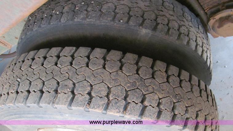 image for item C3532 1979 Mack RS686LST dump truck