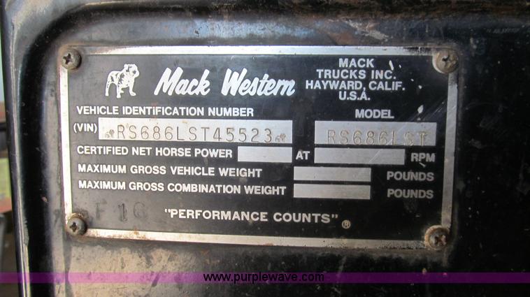 image for item C3532 1979 Mack RS686LST dump truck