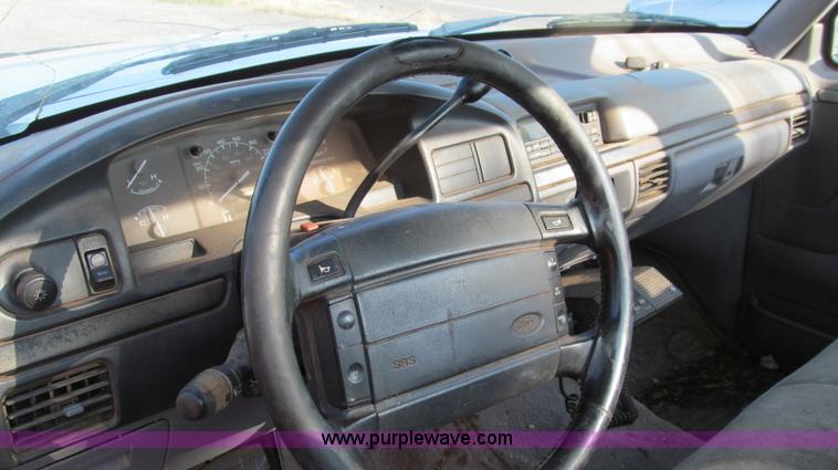 image for item C3536 1994 Ford F150 XLT pickup truck