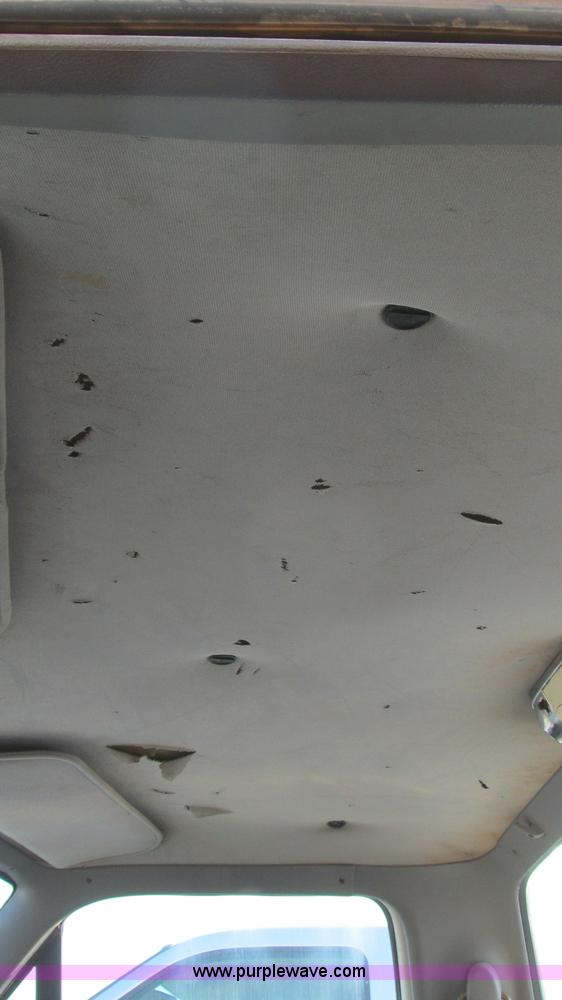 image for item C3536 1994 Ford F150 XLT pickup truck