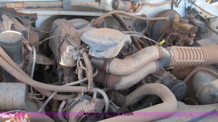 image for item C3536 1994 Ford F150 XLT pickup truck