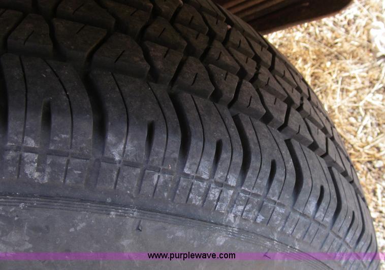 image for item C3536 1994 Ford F150 XLT pickup truck