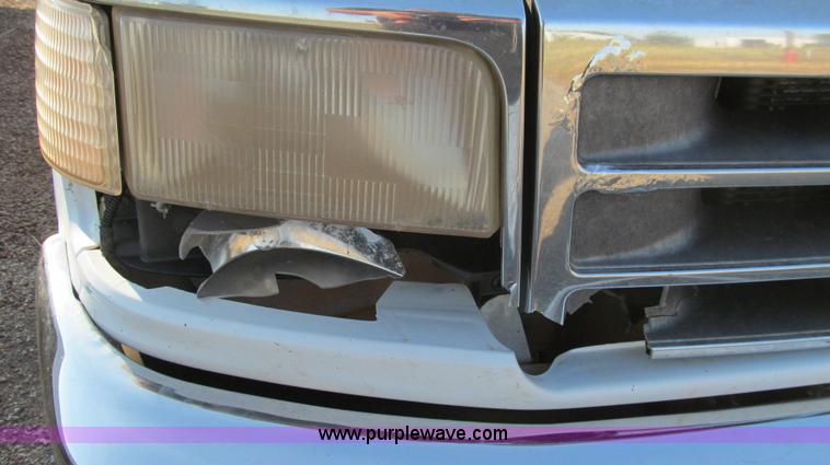 image for item C3536 1994 Ford F150 XLT pickup truck