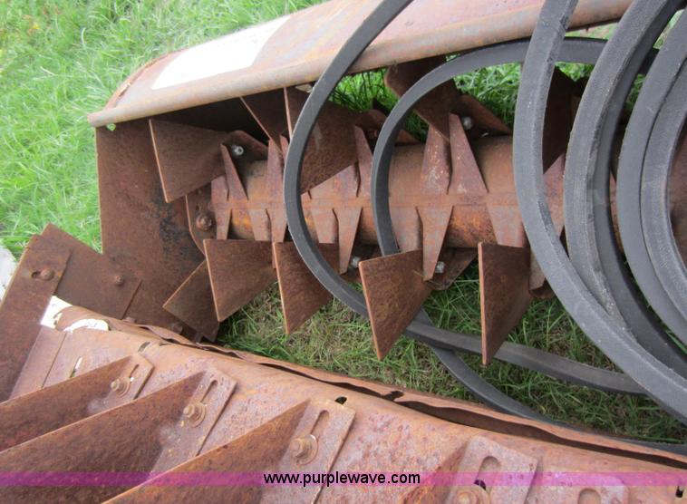 image for item D5652 Assorted Gleaner L combine parts