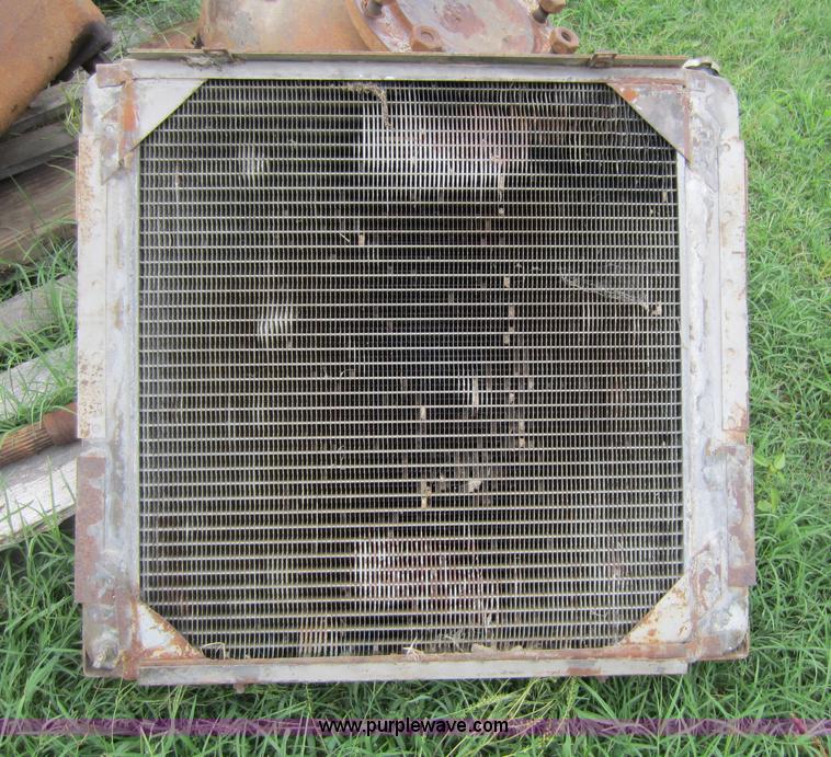 image for item D5652 Assorted Gleaner L combine parts