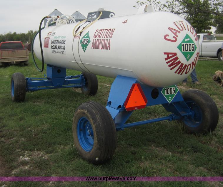image for item D5654 1,000 gallon anhydrous ammonia tank