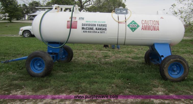 image for item D5654 1,000 gallon anhydrous ammonia tank