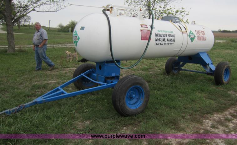 image for item D5654 1,000 gallon anhydrous ammonia tank