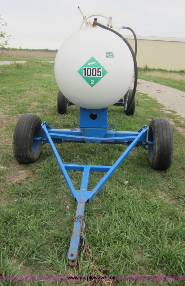 image for item D5654 1,000 gallon anhydrous ammonia tank