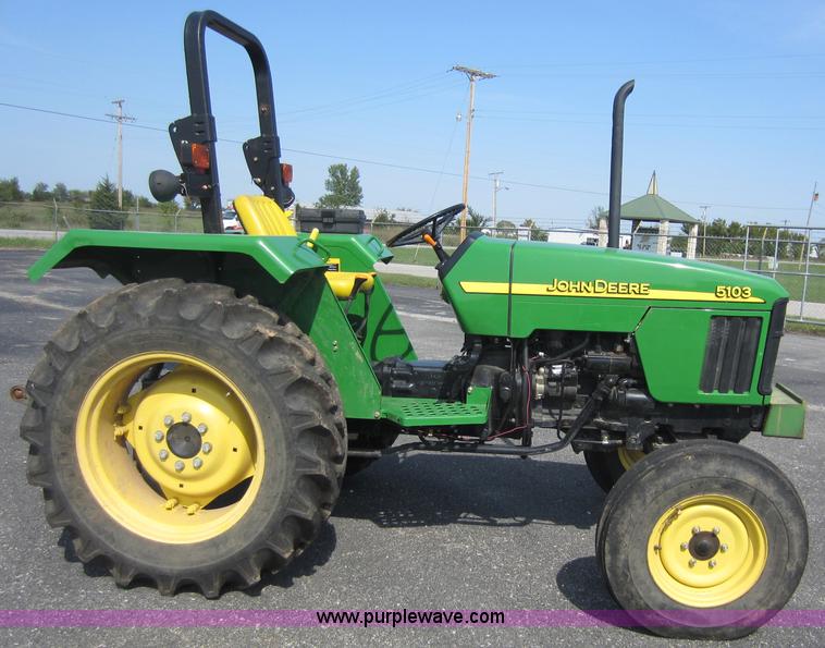 image for item D5663 2005 John Deere 5103 tractor
