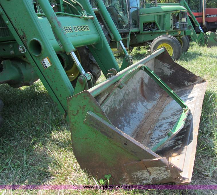 image for item E3505 1991 John Deere 7700 MFWD tractor