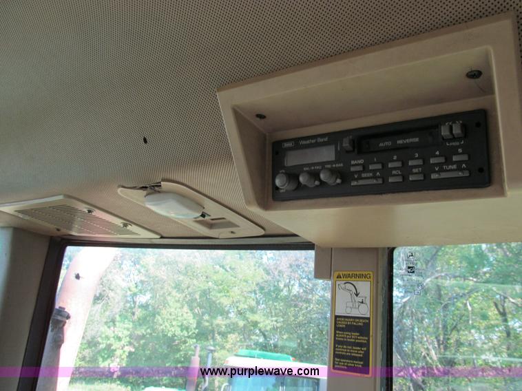 image for item E3505 1991 John Deere 7700 MFWD tractor