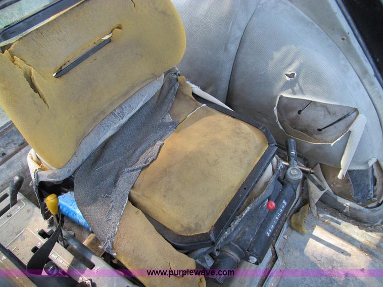 image for item E3507 Case IH 4210 MFWD tractor