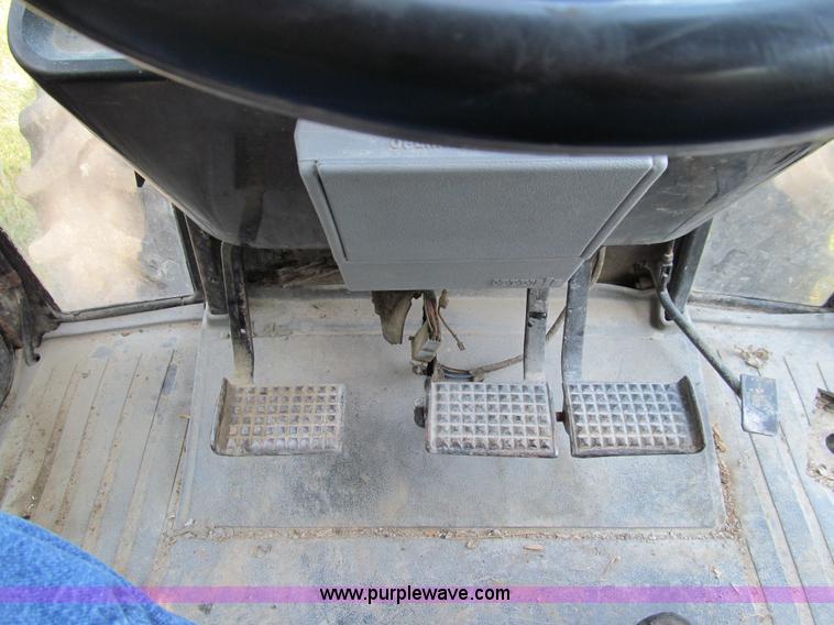 image for item E3507 Case IH 4210 MFWD tractor