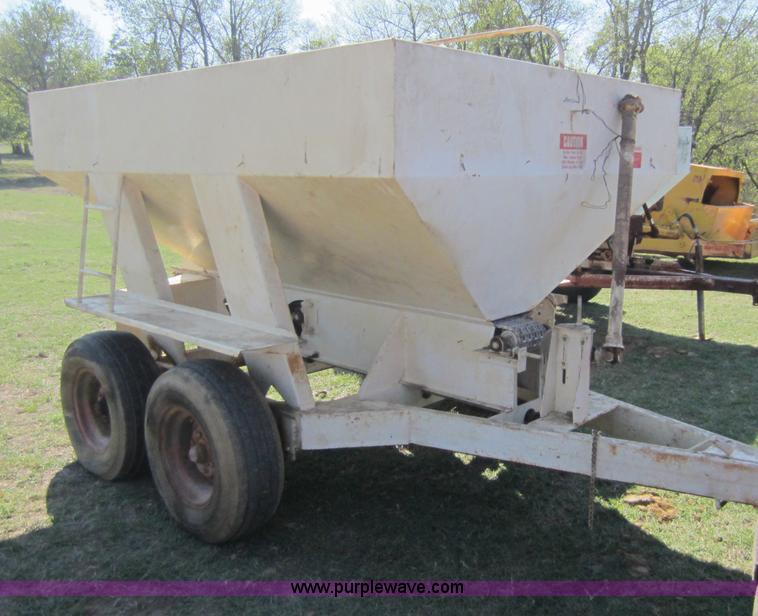 image for item F6520 Hollingsworth Sur-Spread five ton dry fertilizer spreader