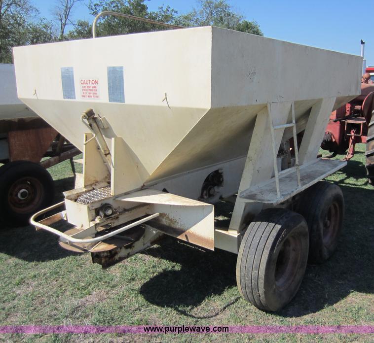 image for item F6520 Hollingsworth Sur-Spread five ton dry fertilizer spreader
