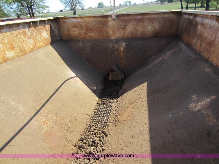 image for item F6520 Hollingsworth Sur-Spread five ton dry fertilizer spreader