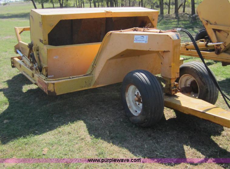 image for item F6522 Rowse 500 dirt pan scraper