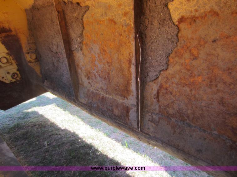 image for item F6522 Rowse 500 dirt pan scraper