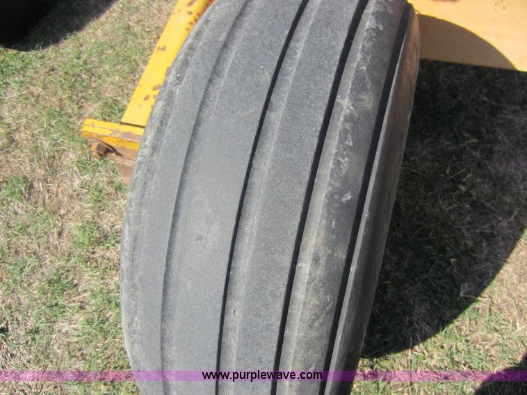 image for item F6522 Rowse 500 dirt pan scraper